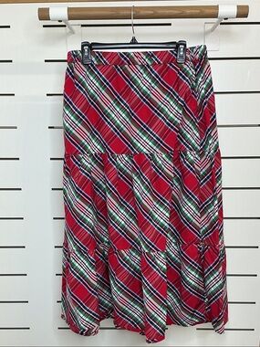crown & ivy Red Plaid Tiered Festive Maxi Skirt with Green Accents and Pockets